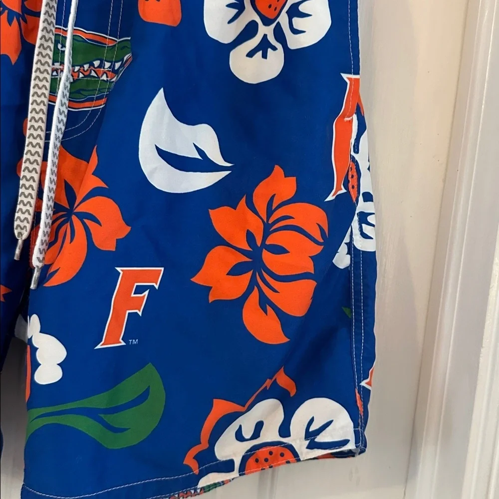 Men’s Wes & Willy Florida Gators Floral Swim Trunks Size Medium